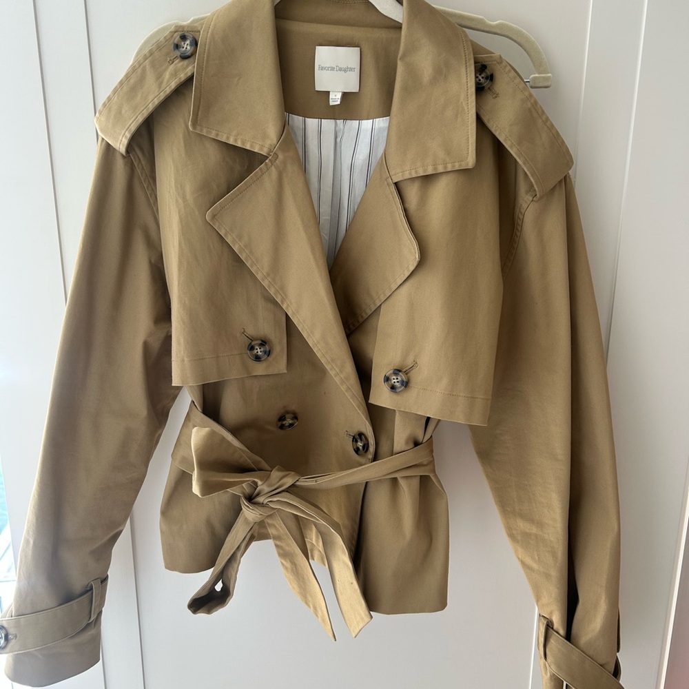 Favorite Daughter Charles Cropped Trench